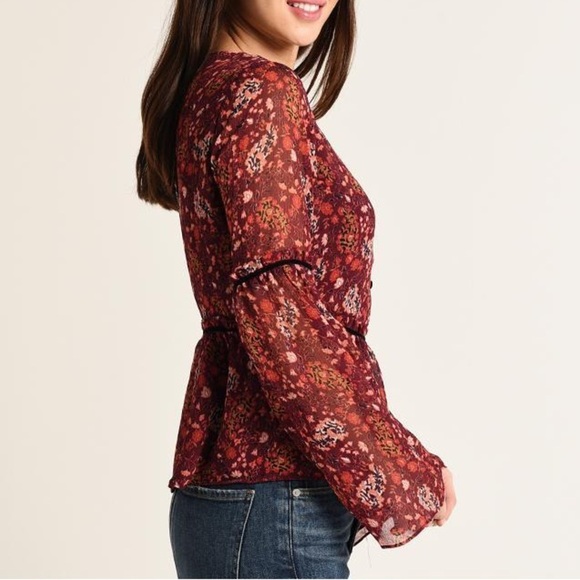 Cupcakes and Cashmere Daphne Top - Picture 2 of 8